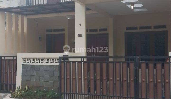 Dijual Rumah 2 Lantai Nempel Tol Limo 1