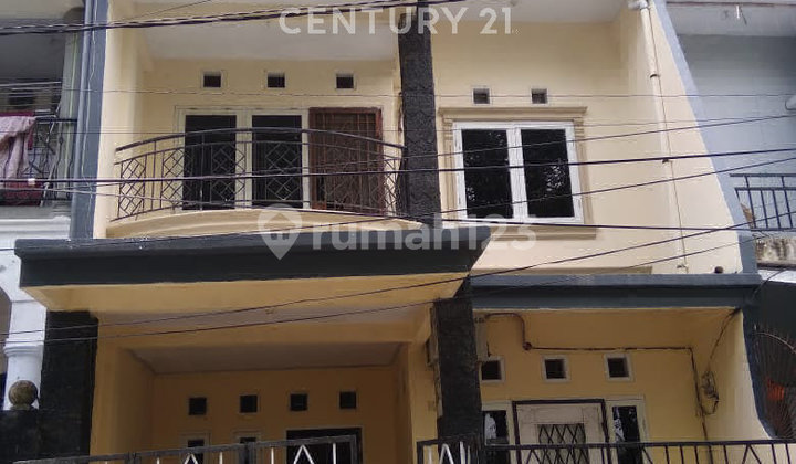 Rumah 3 Lantai Dekat Mall Panakukkang, Makassar Rumah 3 Lantai Dekat Mall Panakukkang, Makassar