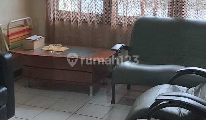 Rumah di Pinggir Jalan Cocok untuk Kuliner