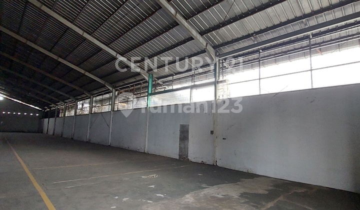 Neat Warehouse in Pegangsaan Dua, North Jakarta