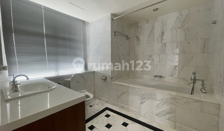 Menteng Executive Duplex Penthouse Apartment 2