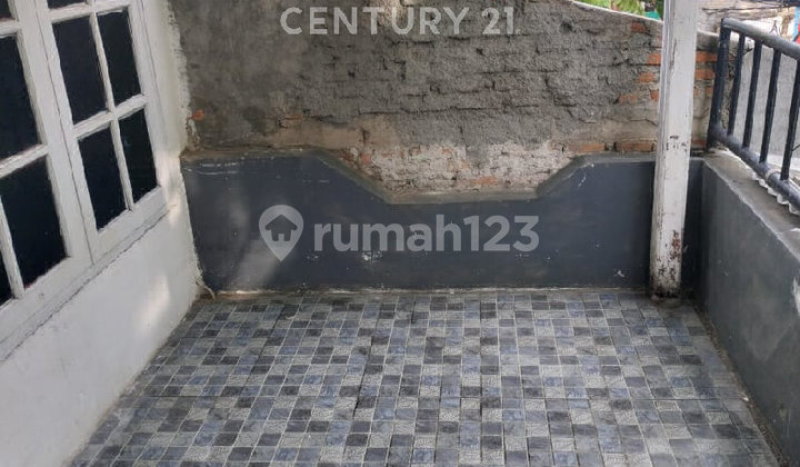 Minimalist 2-Story House Suitable for Business and Residence 2