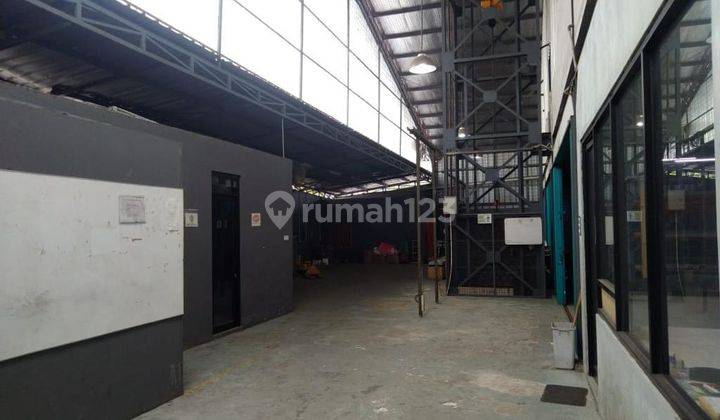 Gudang Semanan Jakarta Barat. Luas Tanah 1299 M2. SHM 14