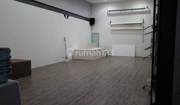 Dijual Gedung Dan Gudang Di Cengkareng Jakarta Barat. Luas Tanah 1299 M2. SHM 17