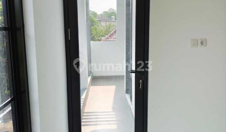 Rumah Brand New Regensi Melati Mas Siap Huni 2
