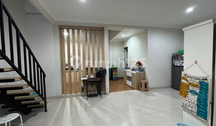 Two-story BSD house, renovated, semi-furnished, comfortable neighborhood, ideal for a small family. 2