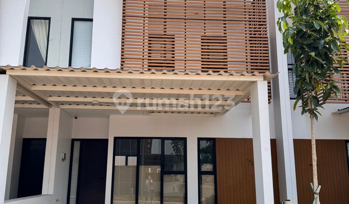 Ready-to-Occupy House in Metland Puri