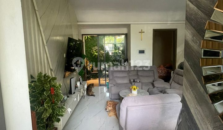 Rumah Caelus Full Furnished Sudah Renovasi Akses ke Attic Room Aman 2