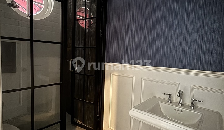 Bangunan Mandir American Classic Mewah Ada Attic Room 5 Menit ke Tol Aeon Bsd