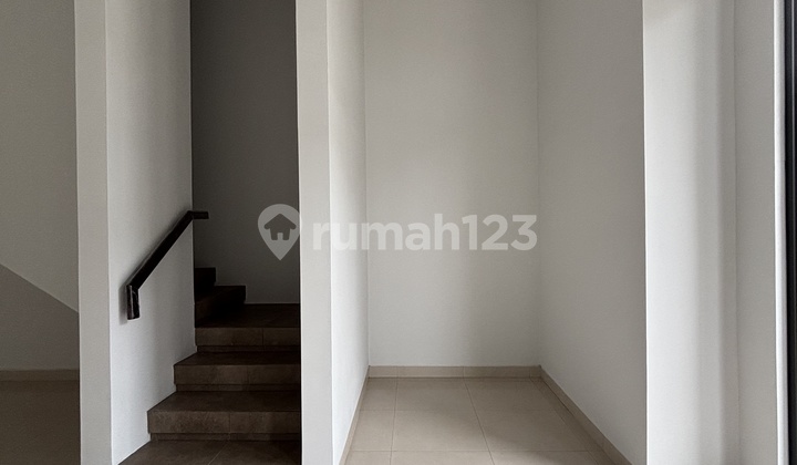 Premium Shop House Next to IPEKA School, Daikanyama 3-Story Shop House, Dimensions 5x20, The Zora