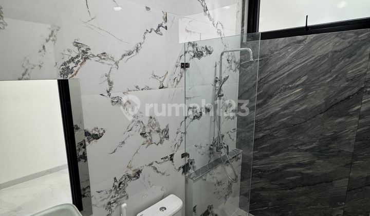 Rumah Mewah Minimalis Kawasan Premium Bsd 5 Menit ke Jny School 2