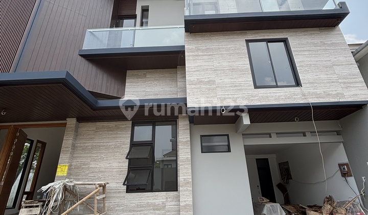 Bangunan Mandiri Mewah Dekat Jny School Split Level Ada Attic Bangunan Mandiri Mewah Dekat Jny School Split Level Ada Attic