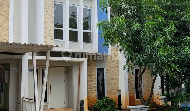 Ready-to-Occupy House in Gading Serpong Under 2 Billion, Eligible for KPR or Cash Payment.