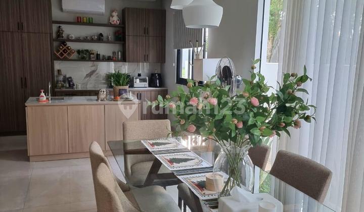 Rumah Villa Nyaman Asri Sejuk Di Bsd City