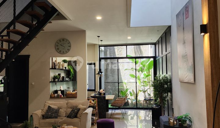 Rumah Cantik Full Furnished 3 Lantai Sudah Shm Bisa Kpr Survey Segera Rumah Cantik Full Furnished 3 Lantai Sudah Shm Bisa Kpr Survey Segera