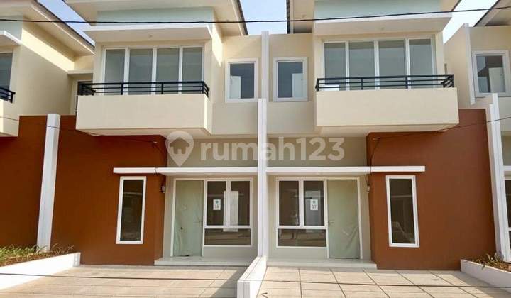 Rumah 2 lantai siap huni lokasi strategis nyaman dan damai  4