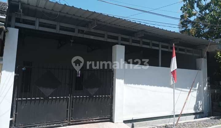 Quick Sale Ready-to-Occupy Griyo Mapan House in Surabaya