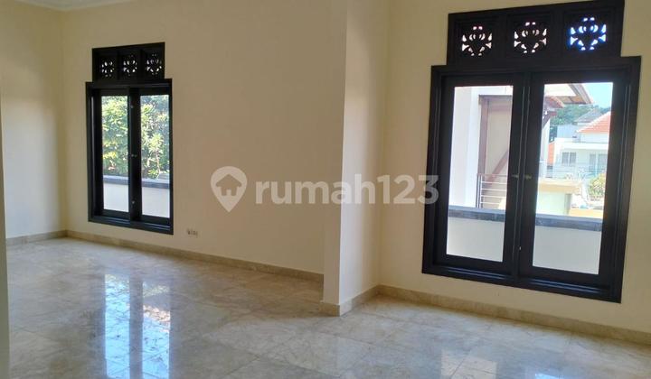 Rumah Mewah Pool Halaman 2 Lantai 4+1 Kamar Moh Yamin Renon 2