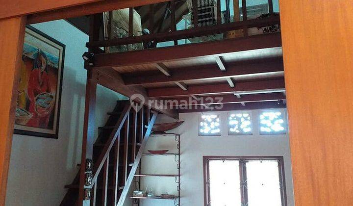 Rumah Gaya Etnik Tropis 3 Kamar Pemogan Densel 2