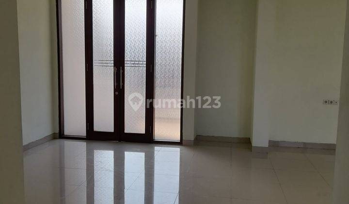 Sewa Rumah Minimalis 3 Lt 4 Kt Pool Garasi Carport Luas Moh Yamin 2