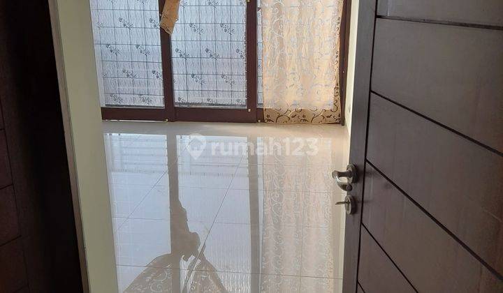 Sewa Rumah Minimalis 3 Lt 4 Kt Pool Garasi Carport Luas Moh Yamin 4