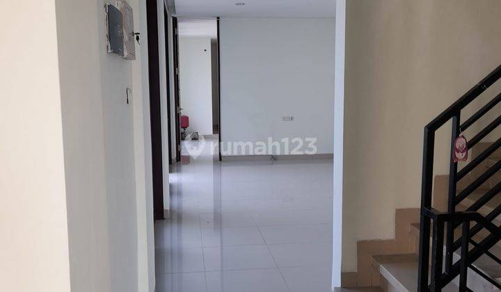 Sewa Rumah Minimalis 3 Lt 4 Kt Pool Garasi Carport Luas Moh Yamin 10