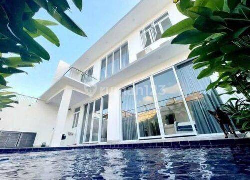 Jual Villa Modern Luxury 2 Lantai Canggu 1