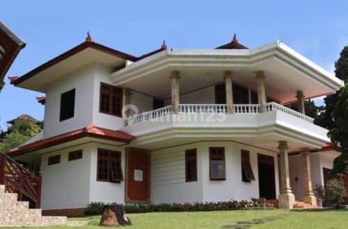 Selling Full Furnished Private Villa House 2 Floors 3+1 Rooms Bedugul Baturiti Tabanan 1