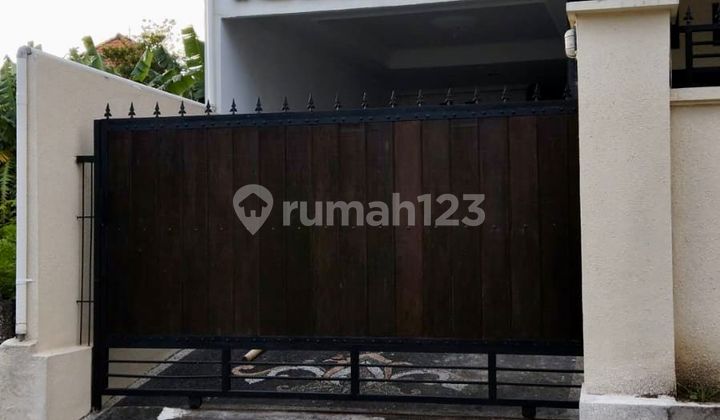 Two-story House with 5 Bedrooms, Yeh Sungi River, Renon, South Denpasar