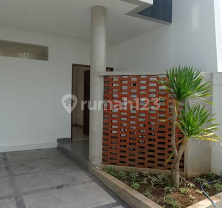 Rumah Minimalis 2 Lantai 3 Kamar Cokroaminoto Ubung Denut 2