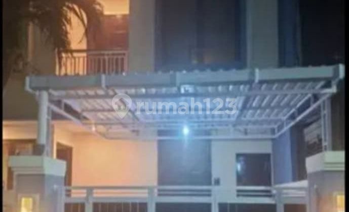 Two-Story House with 4 Bedrooms, Batanghari Street, Panjer, South Denpasar