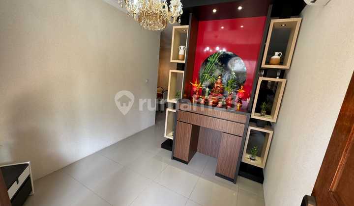 Rumah Hadap Utara 2 Lantai 2 Kamar Muka Kuning Batam Kepulauan Riau