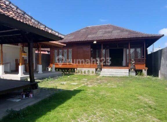 Contract for Wooden Style House Fully Furnished 2 Bedrooms Large Yard Tukad Batanghari Renon 1