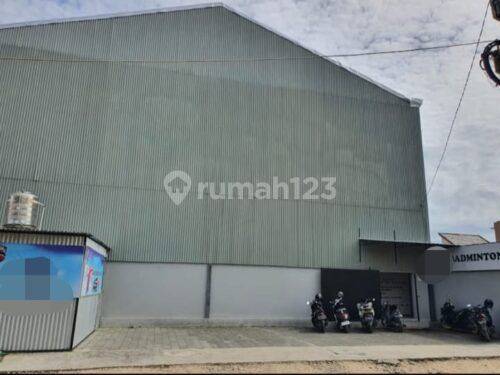 Gedung Lapangan Badminton Indoor Berstandar Nasional Renon 2