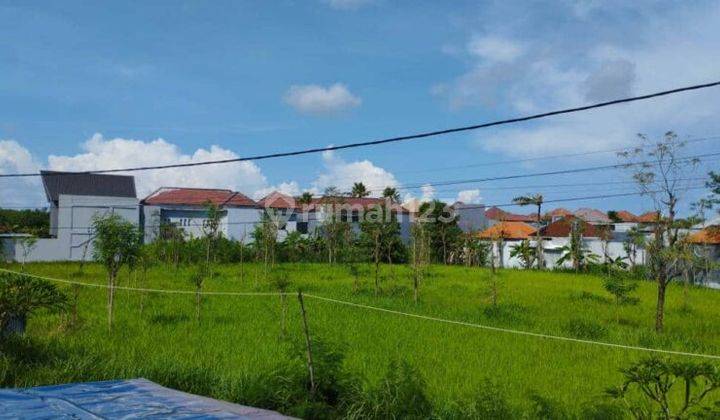 Villa Klasik Wooden Style Hadap Timur 2 Lantai 3 Kamar Taman Balkon Jimbaran 2