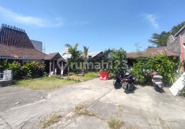 Bangunan Eks Resto Coffee Shop Full Furnished 7 Are Kerobokan