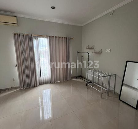 South-Facing Villa 2 Floors 2 Bedrooms Gadon Kerobokan South-Facing Villa 2 Floors 2 Bedrooms Gadon Kerobokan