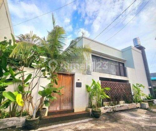 Villa Semi Furnished Area Perumahan 2 Lantai 3 Kamar Canggu 1