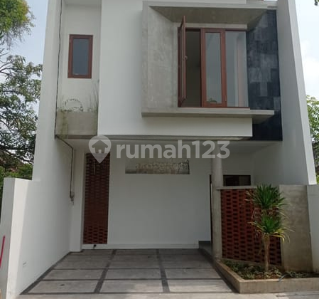 Rumah Minimalis 2 Lantai 3 Kamar Cokroaminoto Ubung Denut
