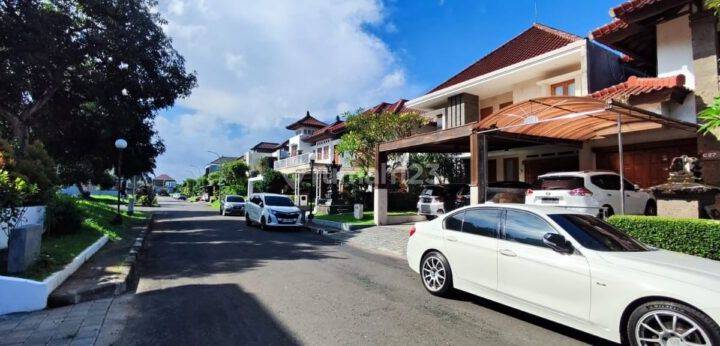 Luxury House Ready to Occupy Terrace Housing Ayung Gatsu Timur Denpasar 2 Floors 4+1 Bedrooms 2