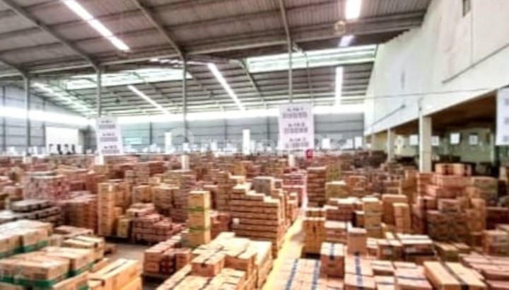 East-Facing Warehouse, Middle of the City, Marlboro Street, West Denpasar