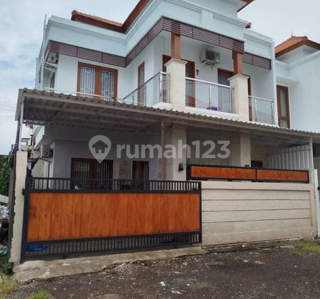 South-Facing 2-Story House with 3 Bedrooms on Cokroaminoto, North Denpasar South-Facing 2-Story House with 3 Bedrooms on Cokroaminoto, North Denpasar