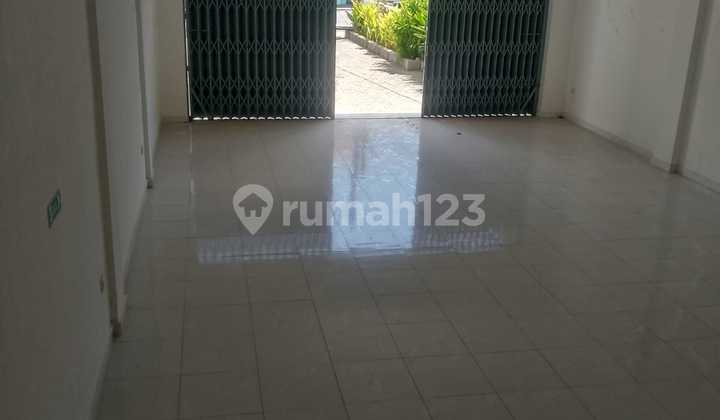 Minimum 4 Years Old, North-Facing Shophouse with 2 Floors in Uluwatu Ungasan Minimum 4 Years Old, North-Facing Shophouse with 2 Floors in Uluwatu Ungasan