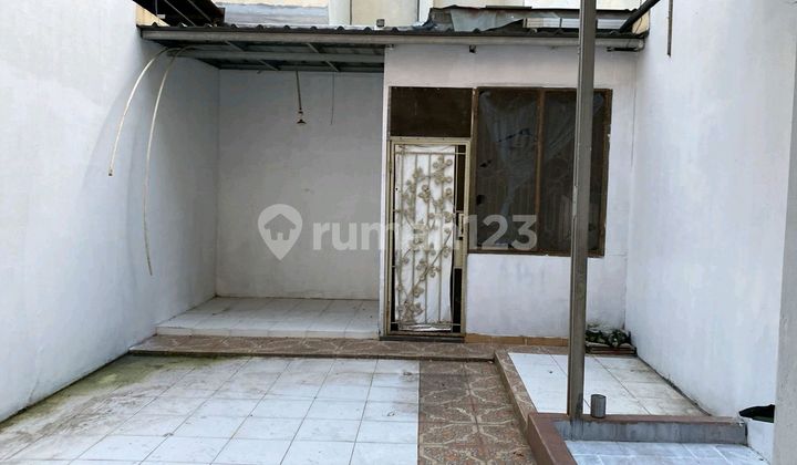 Ruko 3 Lantai Siap Pakai Unfurnished, Bebas Banjir