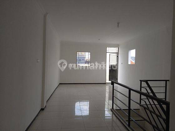 Di sewa Rumah Brand New Dalam 6