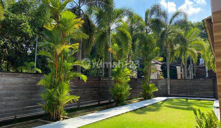 Rumah Hook Fully Furnished Dengan Taman Luas Pemandangan Gunung 2
