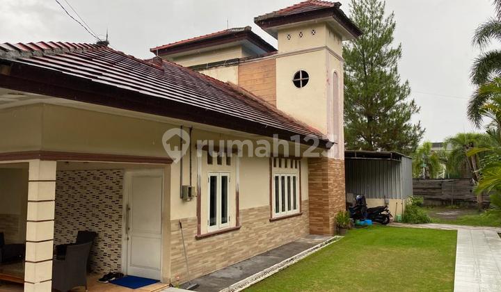 Rumah Hook Fully Furnished Dengan Taman Luas Pemandangan Gunung 10