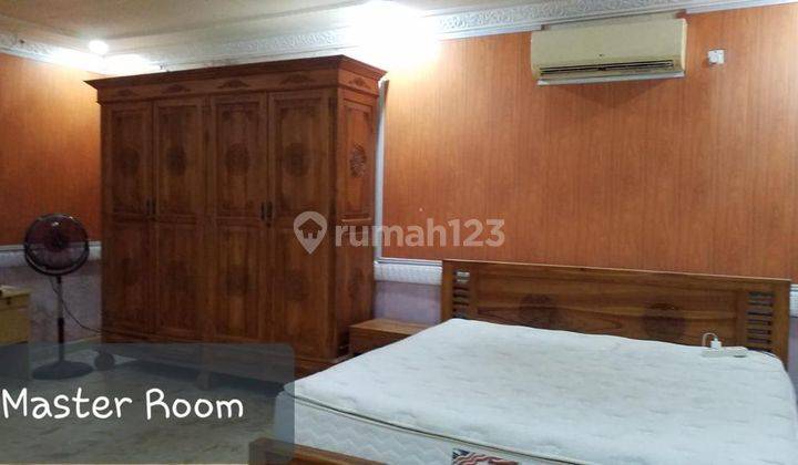 Rumah Hook Fully Furnished Dengan Taman Luas Pemandangan Gunung 9