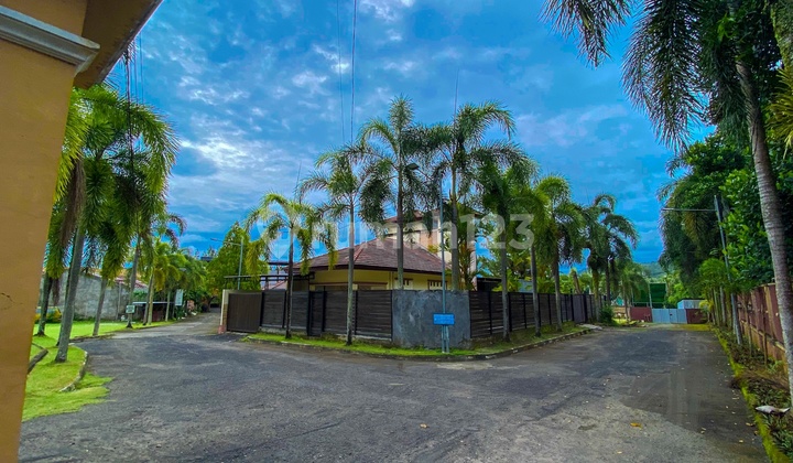 Rumah Hook Fully Furnished Dengan Taman Luas Pemandangan Gunung 11
