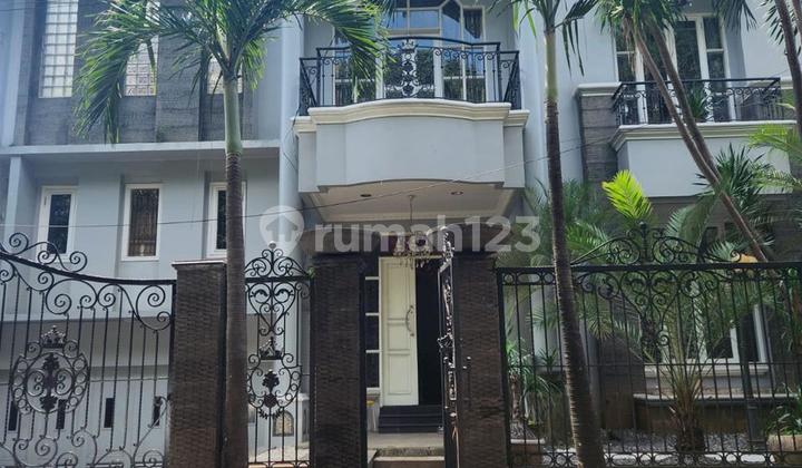 Rumah Mewah 2 Lantai di Meiwa Cibubur — Legalitas SHM, Garasi 4 Mobil, Dekat LRT, akses Tol & Sekolah Al Azhar